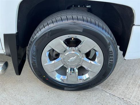 Used 2017 Chevrolet Silverado 1500 LTZ Z71 w/ LTZ Plus Package AWD/4WD image 27