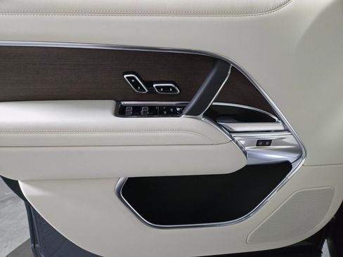 New 2026 Land Rover Range Rover SE image 22