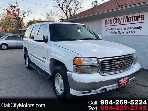 Used 2004 GMC Yukon SLE image 1