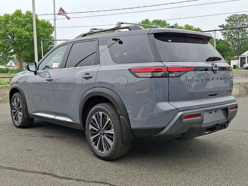 New 2026 Nissan Pathfinder Platinum AWD/4WD image 3