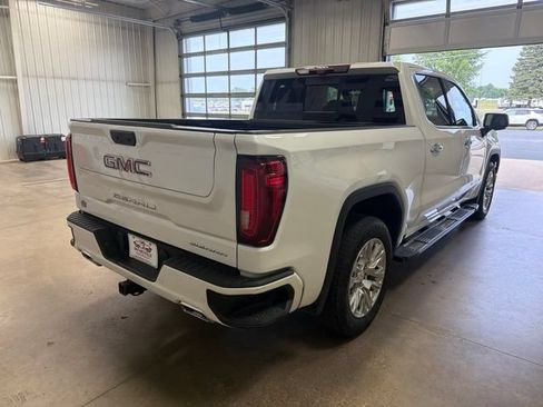 Used 2023 GMC Sierra 1500 Denali w/ Technology Package AWD/4WD image 5
