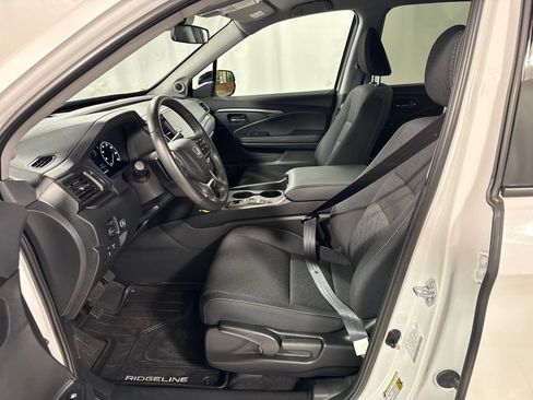 Certified 2024 Honda Ridgeline Sport image 3