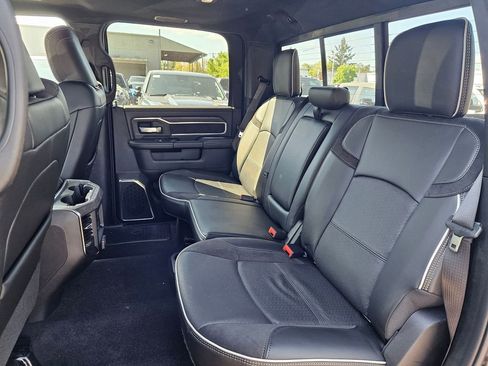 New 2026 RAM 2500 Laramie AWD/4WD image 14