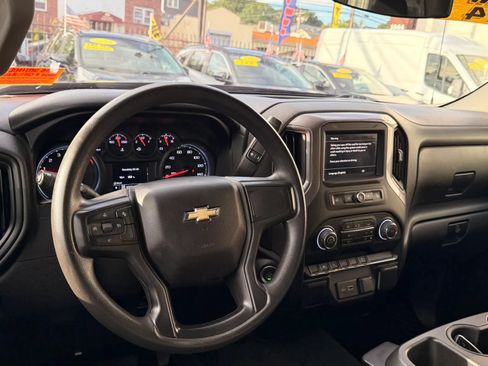 Used 2022 Chevrolet Silverado 1500 Custom AWD/4WD image 17