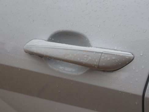 New 2025 Hyundai Elantra Limited image 20