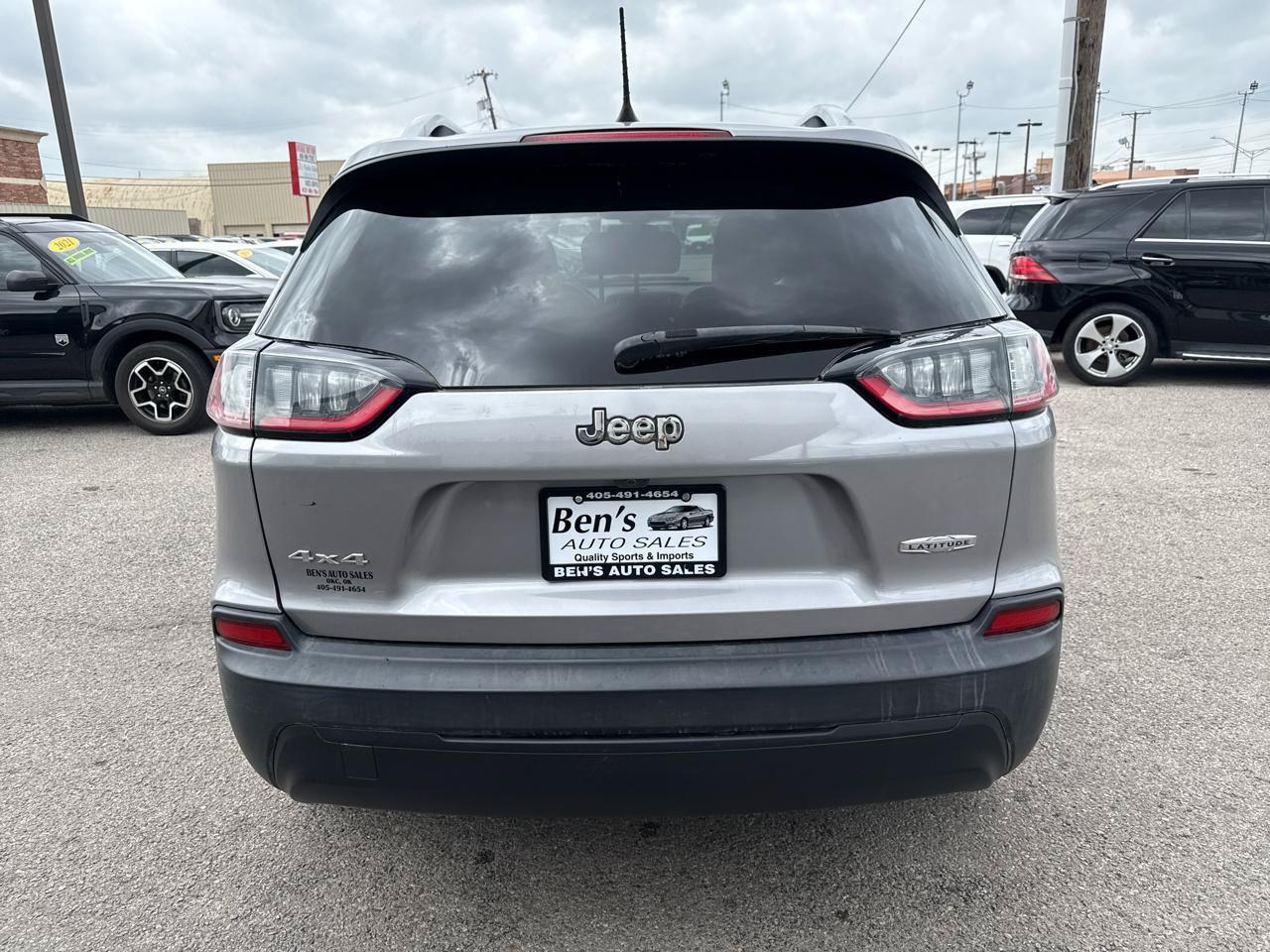 Used 2019 Jeep Cherokee Latitude Plus AWD/4WD image 7