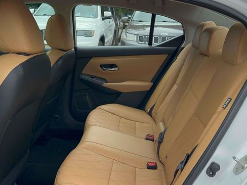 Used 2023 Nissan Sentra SV w/ SV Premium Package FWD image 10