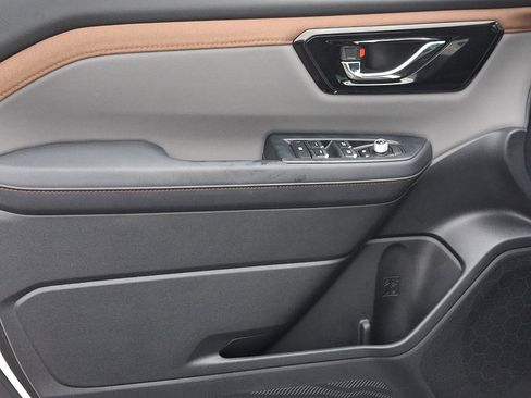 Certified 2025 Subaru Forester Sport image 11