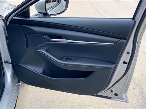 Used 2023 MAZDA MAZDA3 s image 22