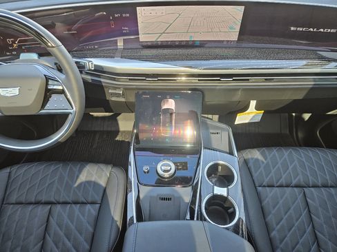 New 2025 Cadillac Escalade IQ Sport 1 w/ Smart Trailering package image 19