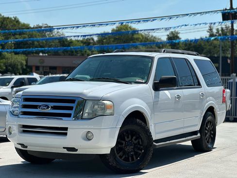 Used 2011 Ford Expedition XLT w/ Leather Seating Pkg RWD image 3