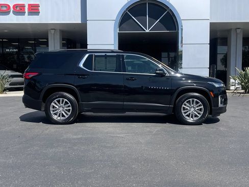 Used 2023 Chevrolet Traverse LT w/ LPO, Cargo Package FWD image 3