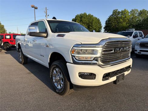 Used 2024 RAM 2500 Laramie AWD/4WD image 3