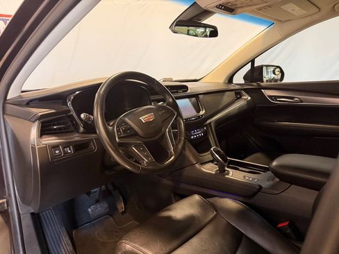 Used 2018 Cadillac XT5 Luxury image 16