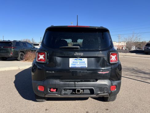 Used 2016 Jeep Renegade Trailhawk w/ Premium Trailhawk Package image 11
