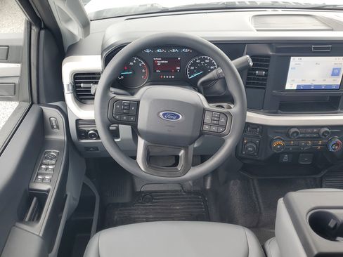 New 2026 Ford F250 XL w/ XL Chrome Package image 15