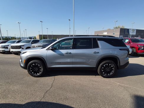 Used 2025 Chevrolet Traverse Z71 w/ Enhanced Driving Package AWD/4WD image 7