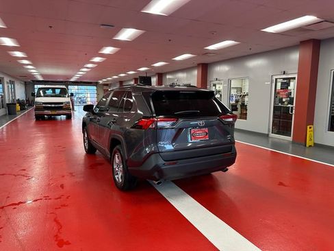 Used 2025 Toyota RAV4 XLE w/ Convenience Package image 5