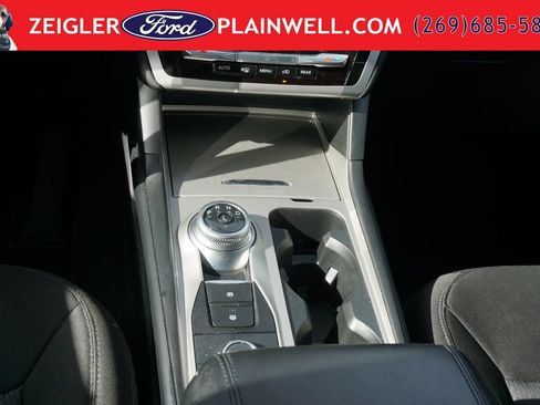Used 2022 Ford Explorer XLT AWD/4WD image 18