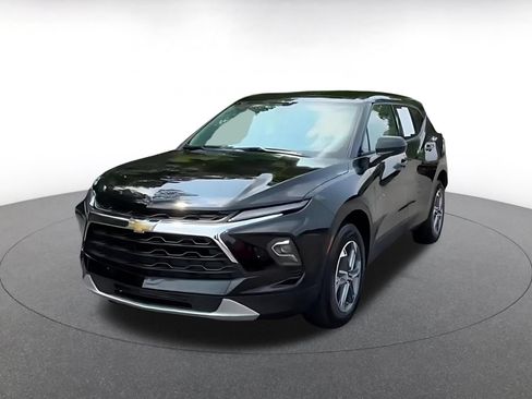 Used 2025 Chevrolet Blazer LT FWD image 7