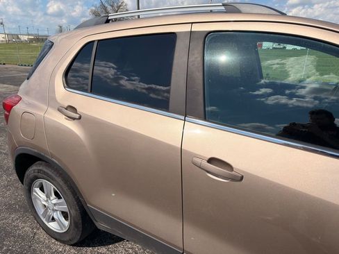 Used 2018 Chevrolet Trax LT FWD image 3