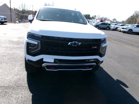 New 2026 Chevrolet Suburban Z71 w/ Comfort Package image 11