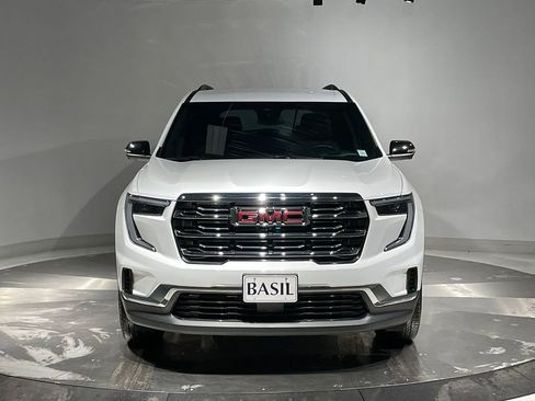 Used 2025 GMC Acadia Elevation image 9