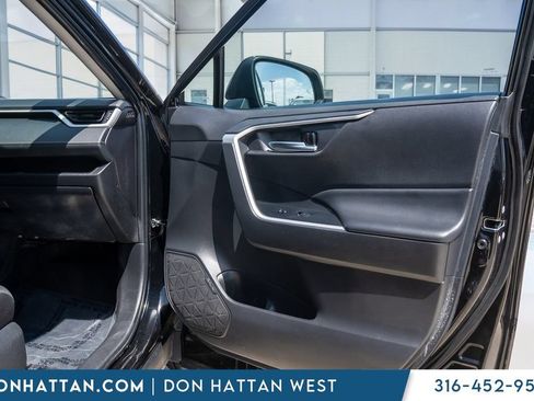 Used 2024 Toyota RAV4 XLE FWD image 25