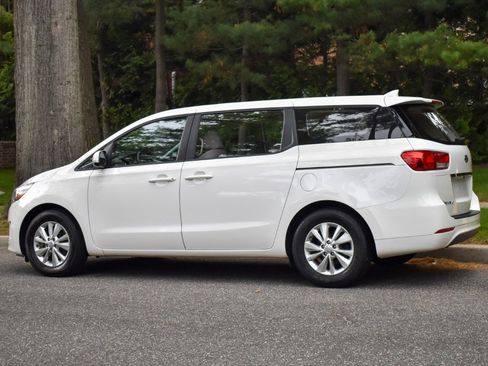 Used 2018 Kia Sedona L FWD image 6