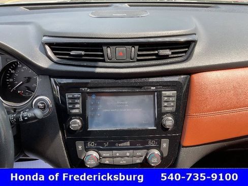 Used 2017 Nissan Rogue SL w/ SL Premium Package AWD/4WD image 38