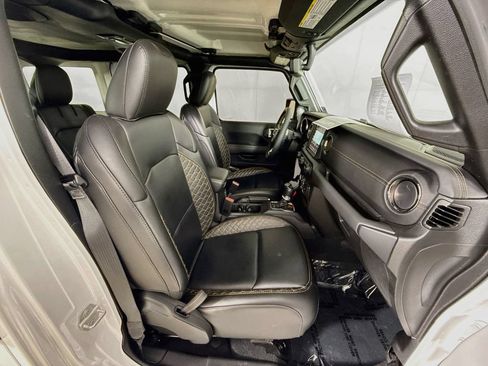 Used 2023 Jeep Wrangler Unlimited Sahara AWD/4WD image 33