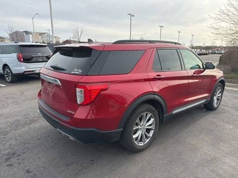 Used 2021 Ford Explorer XLT w/ Equipment Group 202A image 7