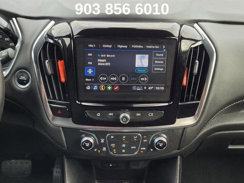 Used 2023 Chevrolet Traverse LT w/ Rear Camera Mirror Package image 16