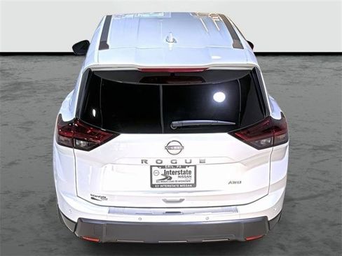 Used 2026 Nissan Rogue SV AWD/4WD image 3