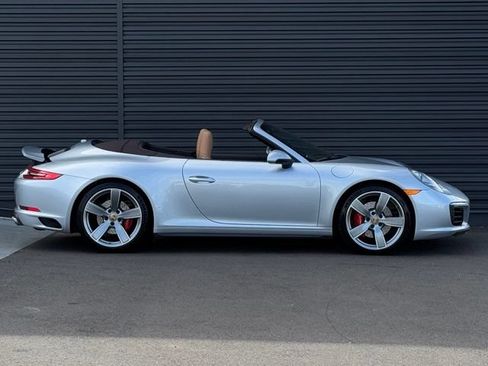 Used 2018 Porsche 911 Carrera 4S AWD/4WD image 8