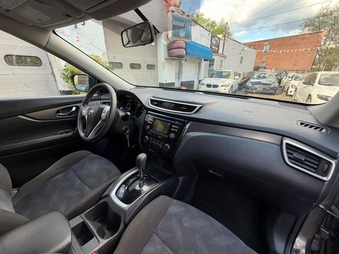 Used 2016 Nissan Rogue S image 38