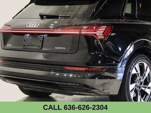 Used 2021 Audi e-tron Premium w/ Convenience Plus Package image 7
