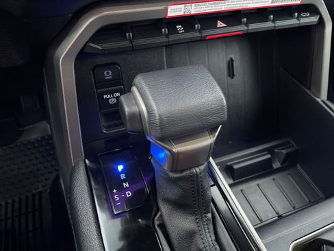 Used 2025 Toyota Tundra Limited image 21