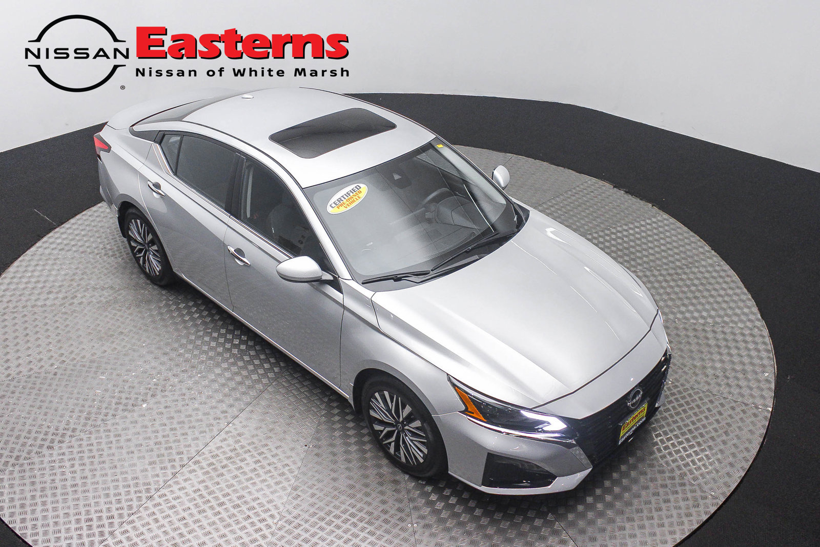Used 2024 Nissan Altima 2.5 SV w/ SV Premium Package FWD image 3
