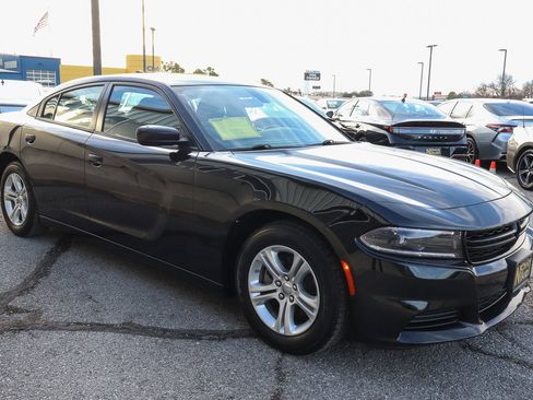 Used 2023 Dodge Charger SXT image 3