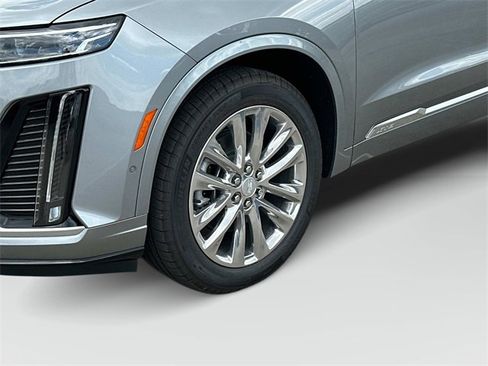 Used 2025 Cadillac XT6 Premium Luxury w/ Technology Package image 17