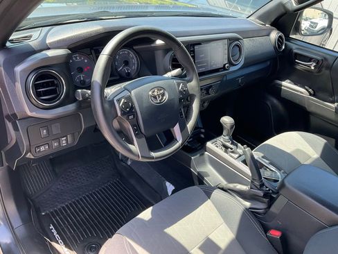 Used 2020 Toyota Tacoma TRD Off-Road w/ Technology Package AWD/4WD image 6