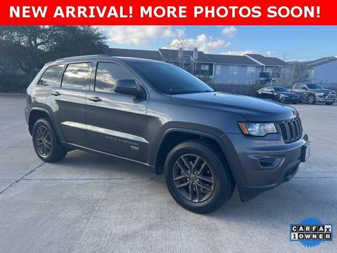 Used 2016 Jeep Grand Cherokee Laredo 75th Anniversary image 3