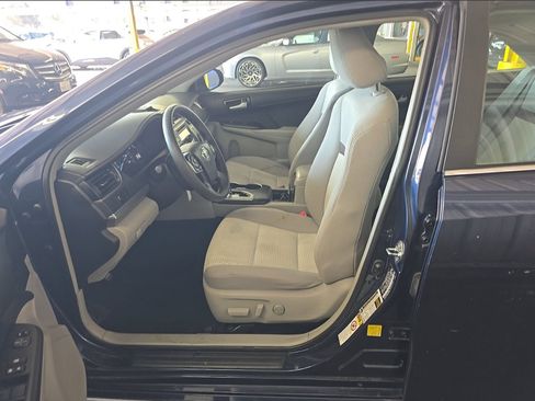 Used 2014 Toyota Camry LE FWD image 7