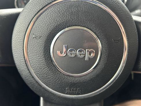 Used 2015 Jeep Wrangler Unlimited Sahara w/ Connectivity Group AWD/4WD image 20