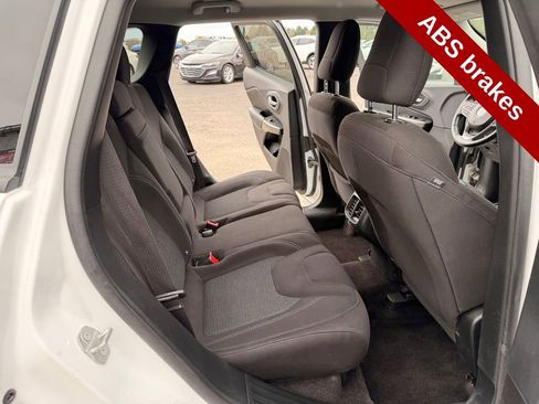 Used 2019 Jeep Cherokee Sport w/ Cold Weather Group AWD/4WD image 30