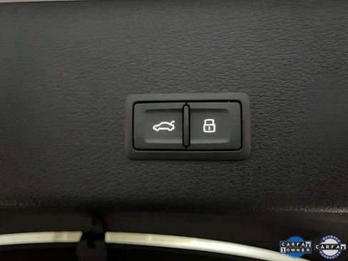 Used 2024 Audi Q8 e-tron Premium image 10