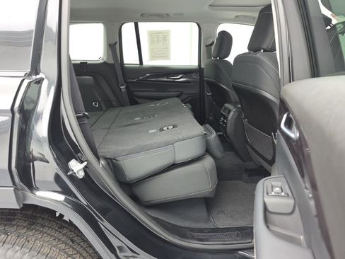 Used 2023 Jeep Grand Cherokee Laredo image 41