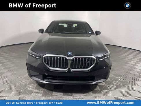 Used 2025 BMW i5 xDrive40 w/ M Sport Package image 1