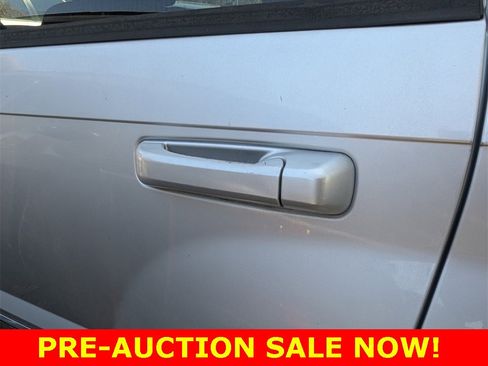 Used 2010 Jeep Grand Cherokee Laredo image 14